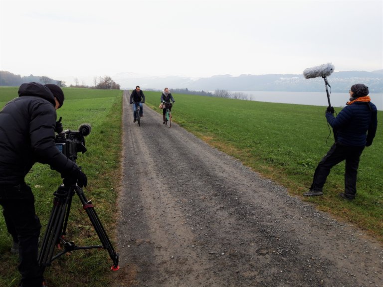 Rebecca und Toby Meyer lieben gemeinsame Velotouren am Hallwilersee | © 2020 ALPHAVISION 